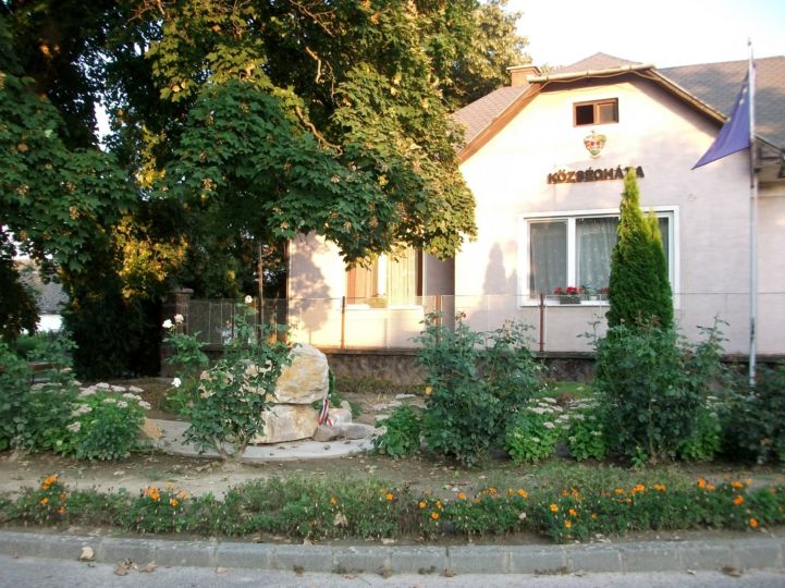községháza